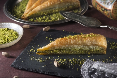 HAVUÇ DİLİMİ BAKLAVA